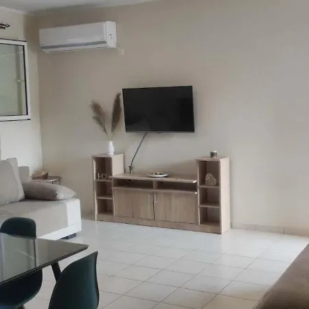 Kalliope Tsoukaládhes