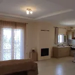 Kalliope Tsoukaládhes